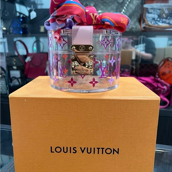 Louis Vuitton Scott box with Scarf Handle - Picture 10 of 10